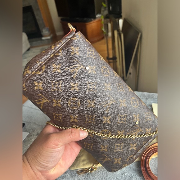 Louis Vuitton Favourite MM Monogram - Picture 5 of 13